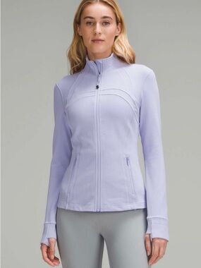 Lululemon Define Jacket
Luon in Lilac Smoke Size 4